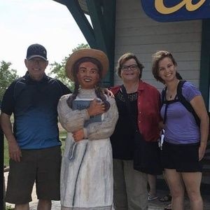 Meet your Posher, Avery